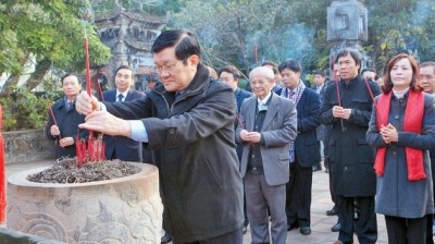 越南国家主席张晋创视察宁平省和河南省
